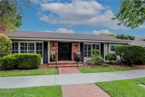 396 Santiago Ave, Long Beach, CA 90814