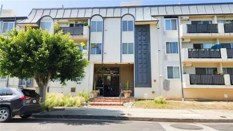8163 Redlands St #32, Playa Del Rey, CA 90293