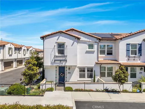 30463 Town Square Dr, Menifee, CA 92584
