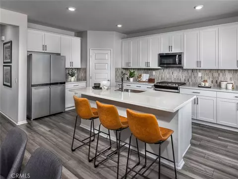 19330 Bigfork Rd, Lake Elsinore, CA 92532