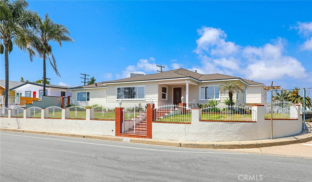 1202 Avenida de la Estrella