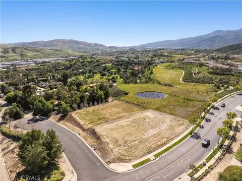 8341 Kiley Ct, Corona, CA 92883