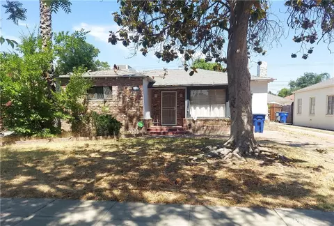 1910 N Adoline Ave, Fresno, CA 93705