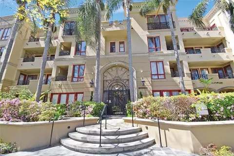 411 N Oakhurst Dr #102, Beverly Hills, CA 90210