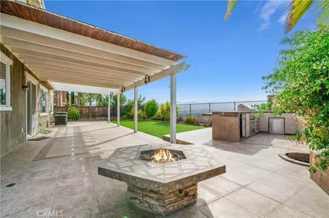 41075 Crimson Pillar Ln, Lake Elsinore, CA 92532