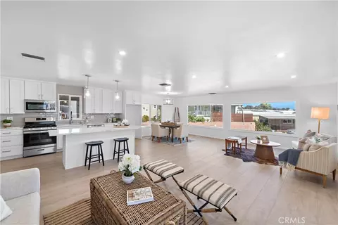 72 Brookside Ln, Oceanside, CA 92056