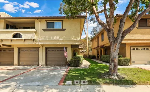 25171 Oak Canyon Ln #2, Lake Forest, CA 92630