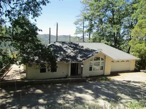 9541 Fox Dr, Cobb, CA 95426
