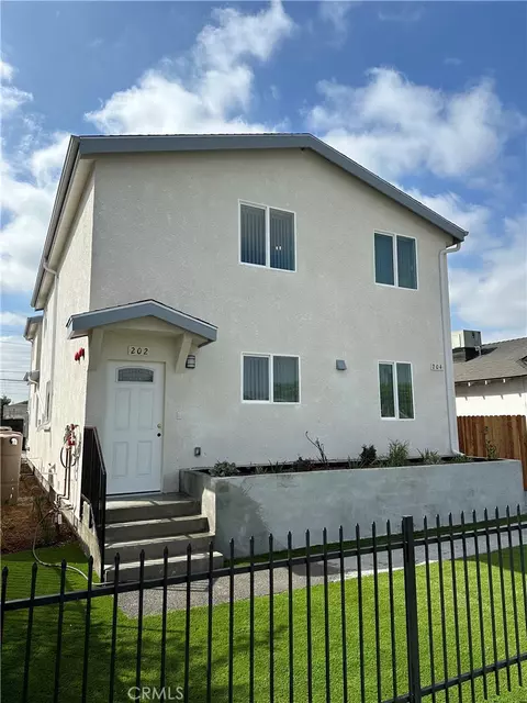 204 W 90th St, Los Angeles, CA 90003