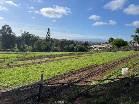 2205 Bautista Ave, Vista, CA 92084
