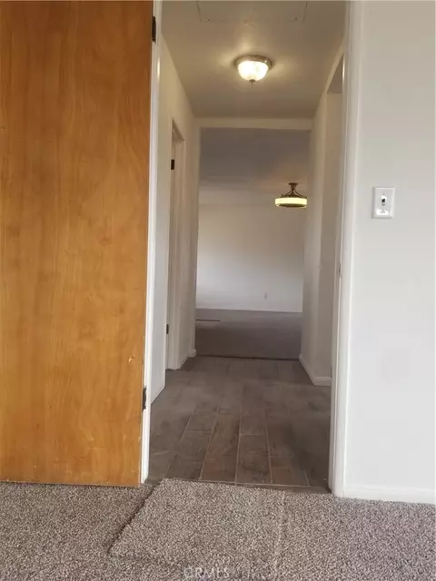 Entry Way - 31072 Azurite Rd, Lucerne Valley, CA 92356 photo 2 of 2