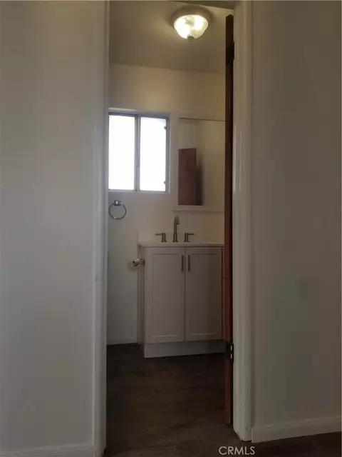 Bath - 31072 Azurite Rd, Lucerne Valley, CA 92356 photo 1 of 2