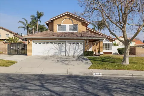 2492 W Autumn Mist Dr, Rialto, CA 92377