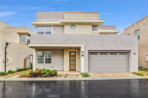 108 Newall, Irvine, CA 92618