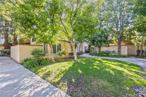 22330 Victory Blvd #904, Woodland Hills, CA 91367