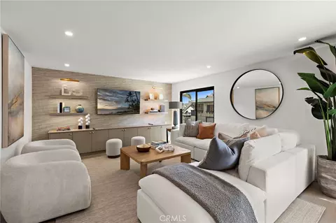 600 E Oceanfront #1A, Newport Beach, CA 92661