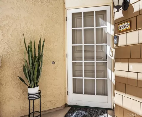 240 Pineview #3A, Irvine, CA 92620