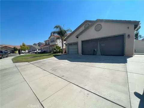 1054 Sykes Dr, San Jacinto, CA 92582
