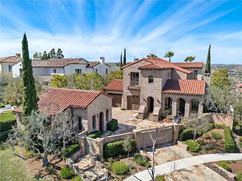 7 Broken Arrow, Ladera Ranch, CA 92694