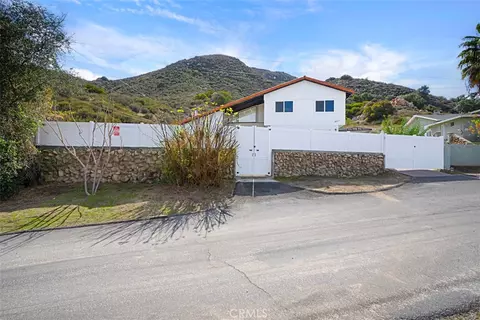 18211 Sanders Dr, Lake Elsinore, CA 92530
