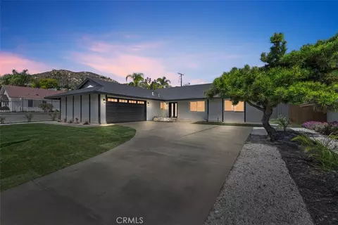 5417 Peacock Ln, Riverside, CA 92505