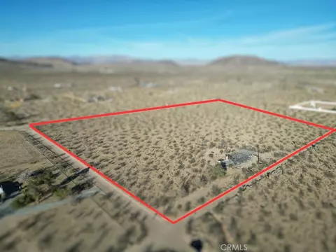 57186 Karol Rd, Landers, CA 92285 photo 3