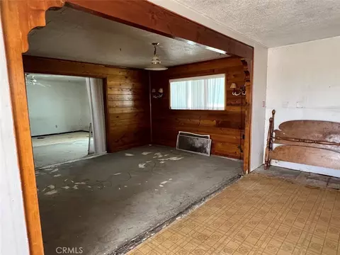Living - 2674 Chapton Ln, Landers, CA 92285 photo 6 of 6