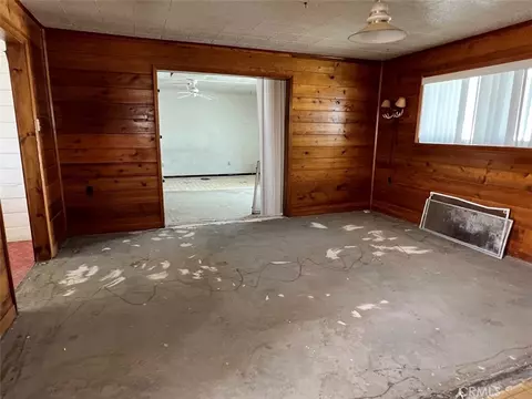 Living - 2674 Chapton Ln, Landers, CA 92285 photo 5 of 6