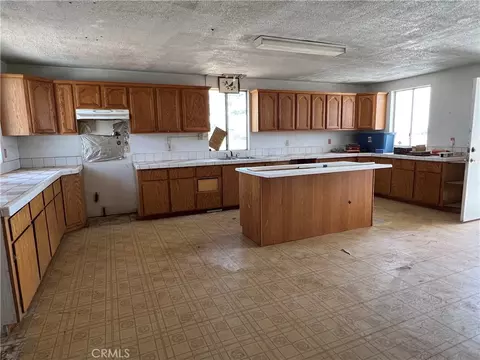 Kitchen - 2674 Chapton Ln, Landers, CA 92285 photo 1 of 2