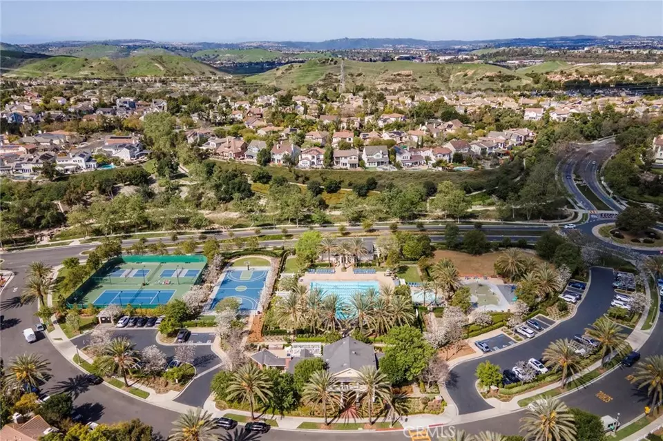 View/Area - 16 Aryshire Ln, Ladera Ranch, CA 92694 photo 2 of 6