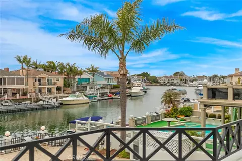16201 Santa Barbara Ln, Huntington Beach, CA 92649