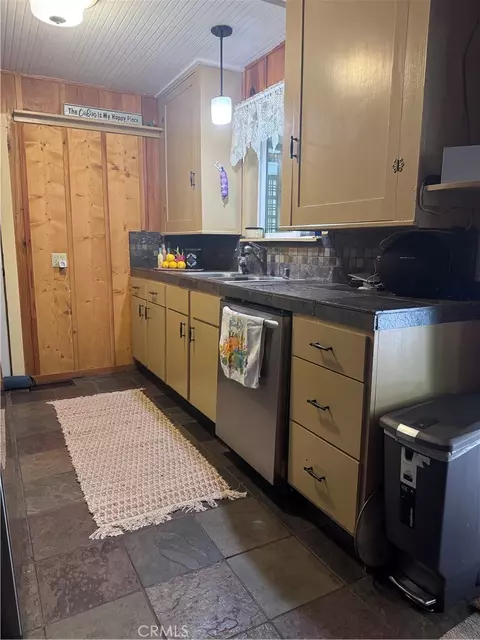 Kitchen - 45583 Poso Park Dr, Posey, CA 93260 photo 2 of 4