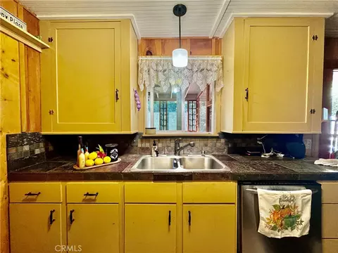 Kitchen - 45583 Poso Park Dr, Posey, CA 93260 photo 3 of 4