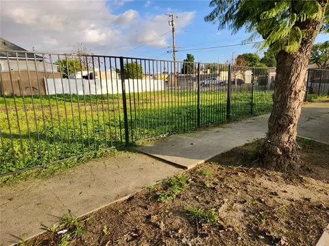400 E 4th St, Pomona, CA 91766 photo 2