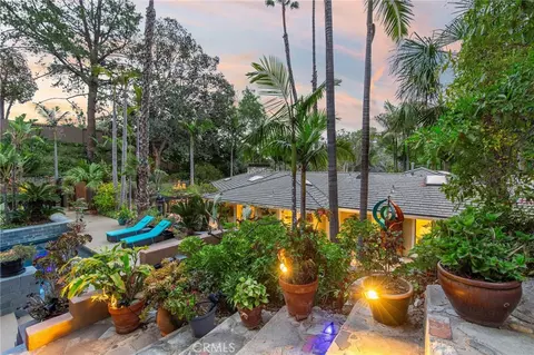 9885 Deerhaven Dr, North Tustin, CA 92705