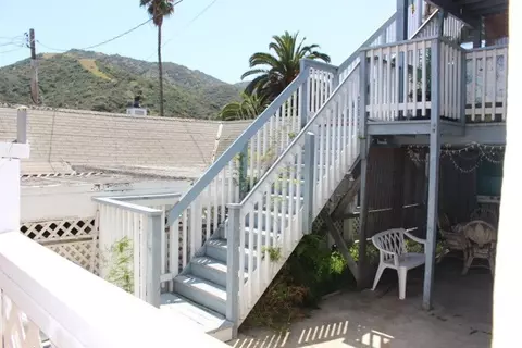 320 Metropole Ave #B, Avalon, CA 90704
