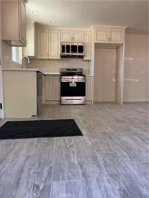 1727 W Santa Ana Blvd, Santa Ana, CA 92703