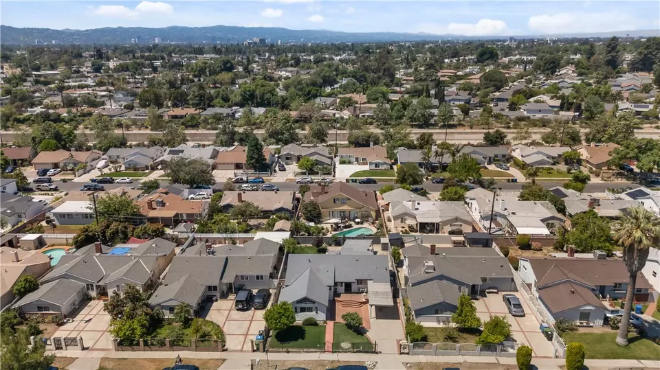 View/Area - 7045 Varna Ave, North Hollywood, CA 91605 photo 3 of 3