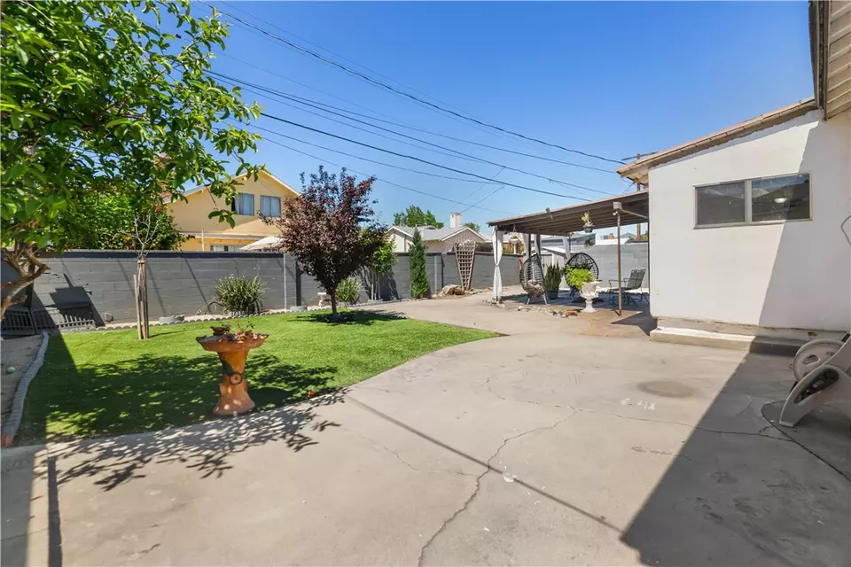 Exterior - 7045 Varna Ave, North Hollywood, CA 91605 photo 2 of 3