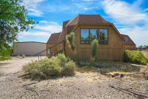 10075 Monte Vista Rd, Phelan, CA 92371