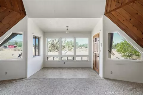 Living - 10075 Monte Vista Rd, Phelan, CA 92371 photo 1 of 4
