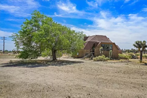 Exterior - 10075 Monte Vista Rd, Phelan, CA 92371 photo 3 of 5