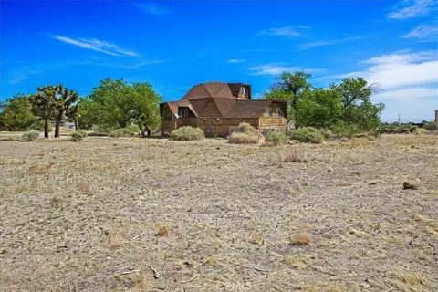 Exterior - 10075 Monte Vista Rd, Phelan, CA 92371 photo 4 of 5