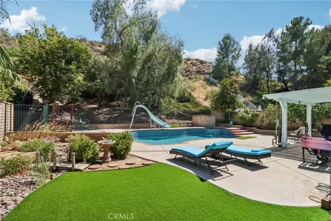 22024 Jeffers Ln, Saugus, CA 91350