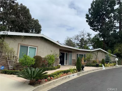 753 Claymont Dr, Los Angeles, CA 90049