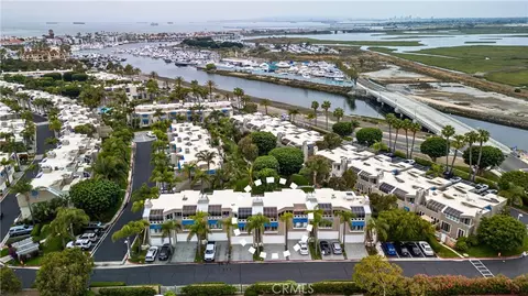 16061 Surprise Ln, Huntington Beach, CA 92649