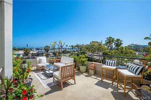 800 E Ocean Blvd #201, Long Beach, CA 90802
