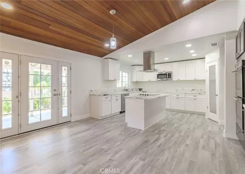 29698 Vacation Dr, Canyon Lake, CA 92587