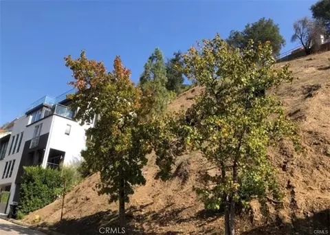 1422 Lindacrest Dr, Beverly Hills, CA 90210