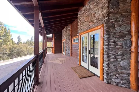 Exterior - 858 Fox Tower Way, Big Bear Lake, CA 92315 photo 4 of 17